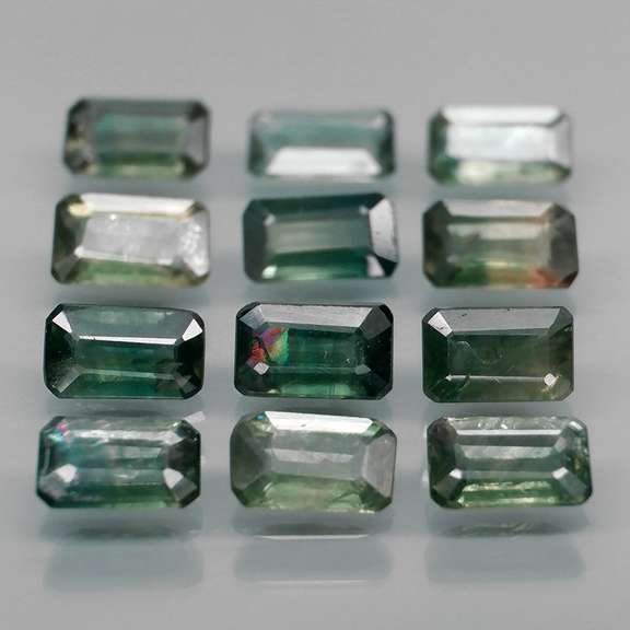 Stunning blue green 4.34ct Sapphire set