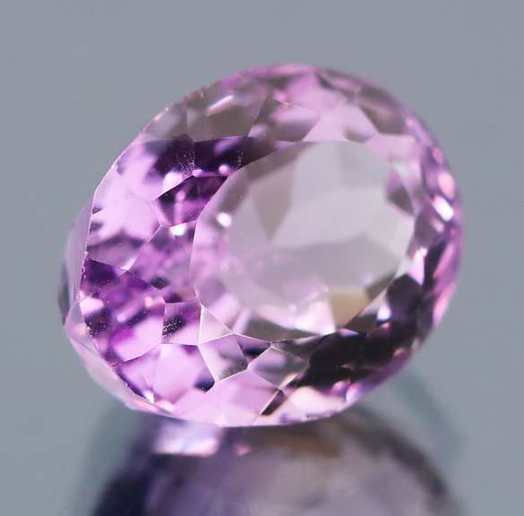 Glittering oval cut 7.36ct violet pink Amethyst