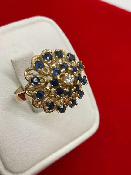LADIES VINTAGE 14K GOLD DIAMOND AND SAPPHIRE DOME RING