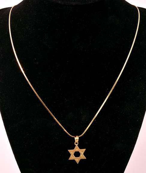 Amazing Star of David Pendant Necklace in 14K Yellow Gold