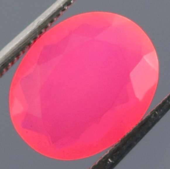 Gorgeous 1.49ct faceted flamingo pink Opal