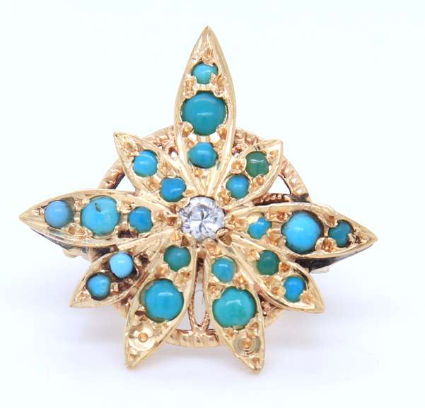 Lovely Yellow Gold Turquoise Pearl Spacer