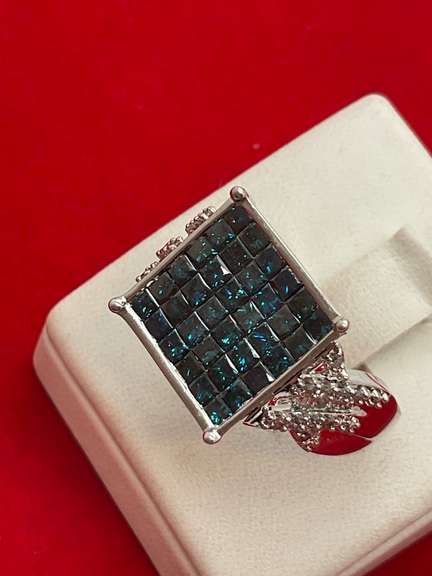 CERTIFIED BRAND NEW 14K WHITE GOLD AND DIAMOND RING