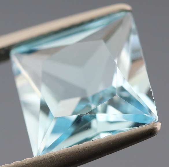 Bright! 4.76ct princess cut sky blue Topaz