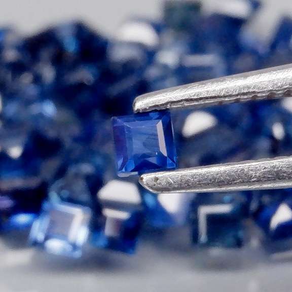 Heated only top blue 3.11ct Sapphire set