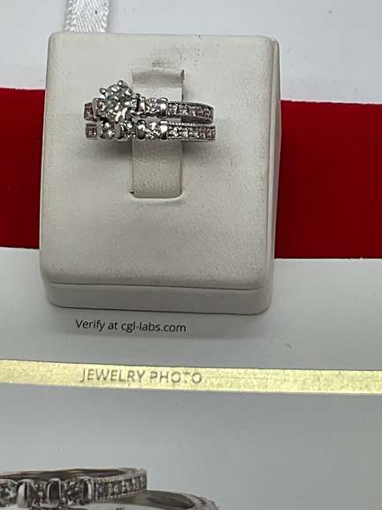 CERTIFIED 14K WHITE GOLD AND DIAMOND WEDDING SET
