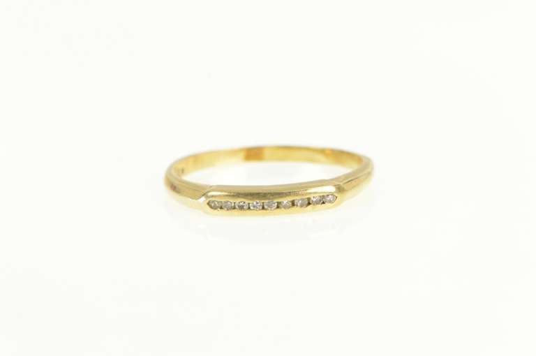 14K Yellow Gold Classic Diamond Vintage Wedding Band Ring