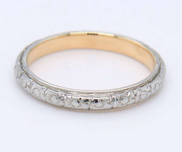 Antique 18kt White Gold Band
