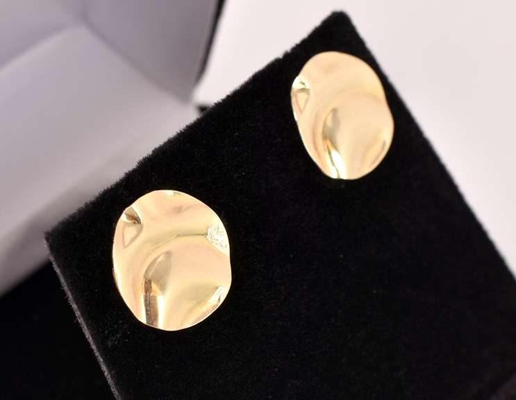Amazing Disc Stud Earrings in 14K Yellow Gold