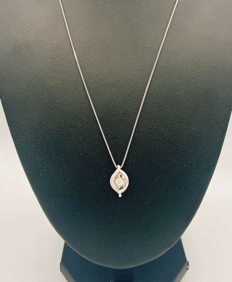 14kt Solid White Gold Diamond Pendant Necklace