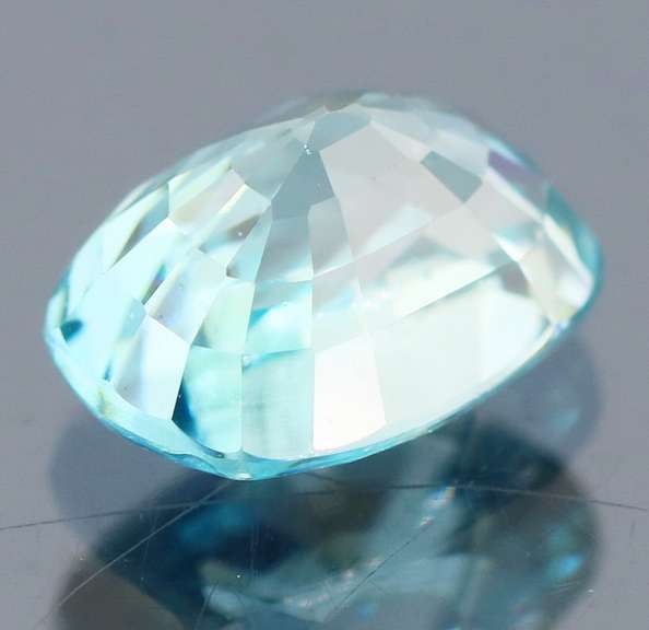 Excellent 2.47ct diamond luster blue Zircon