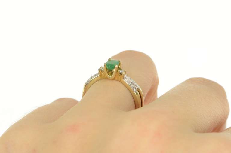 10K Yellow Gold 0.42 Ctw Oval Emerald Diamond Engagement Ring