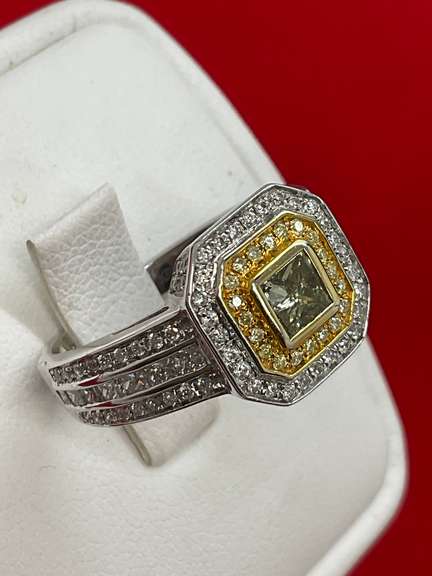 CERTIFIED BRAND NEW LADIES 14K GOLD AND DIAMOND DOUBLE HALO RING