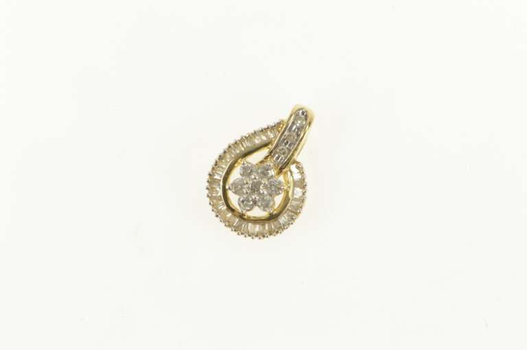 10K Yellow Gold 0.50 Ctw Diamond Flower Cluster Halo Pendant