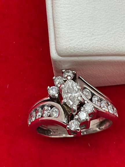 CERTIFIED 14K WHITE GOLD AND DIAMOND RING