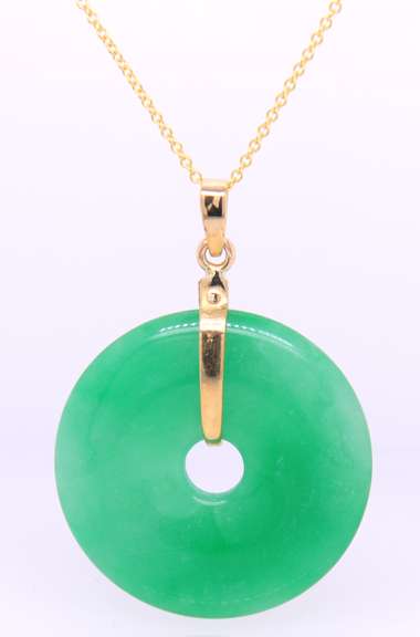 Charming Yellow Gold Green Jade Disk Pendant on Chain Necklace