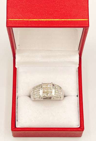 14kt Solid White Gold & Princess Cut Diamond Ring
