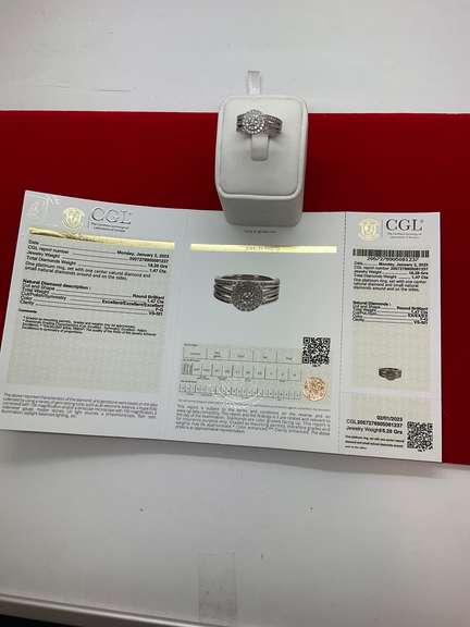CERTIFIED LADIES PLATINUM AND DIAMOND RING