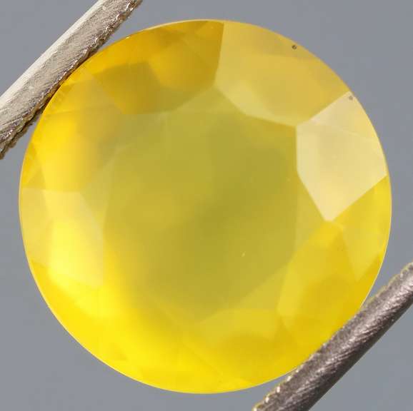 Rich! 5.20ct natural golden Fire Opal solitaire