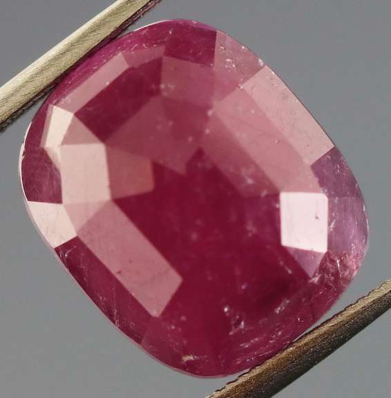 Top violet red unheated 10.41ct Ruby