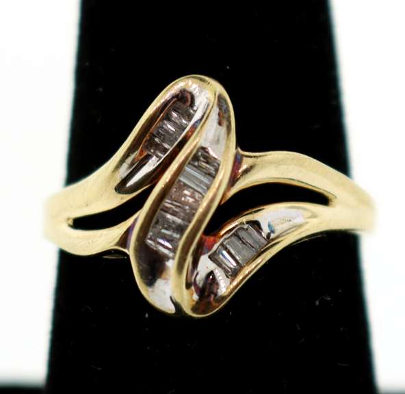 10k Gold Ribbon Baguette Diamond Ring