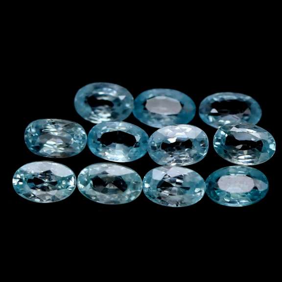 Brilliant 7.38ct platinum blue Zircon set