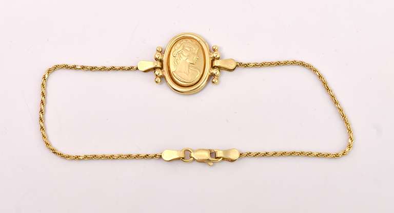 Delightful Cameo Bracelet in 14K Yellow Gold