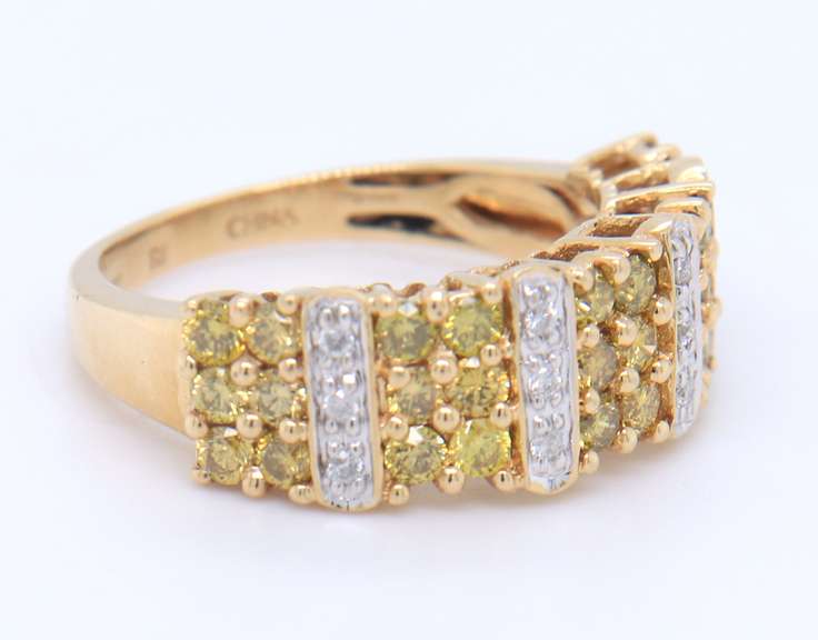 Gorgeous Yellow and White Diamond Band in Yellow Gold