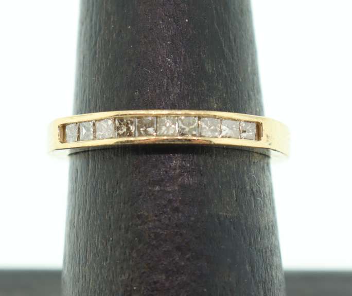 14K GOLD AND DIAMOND BAND