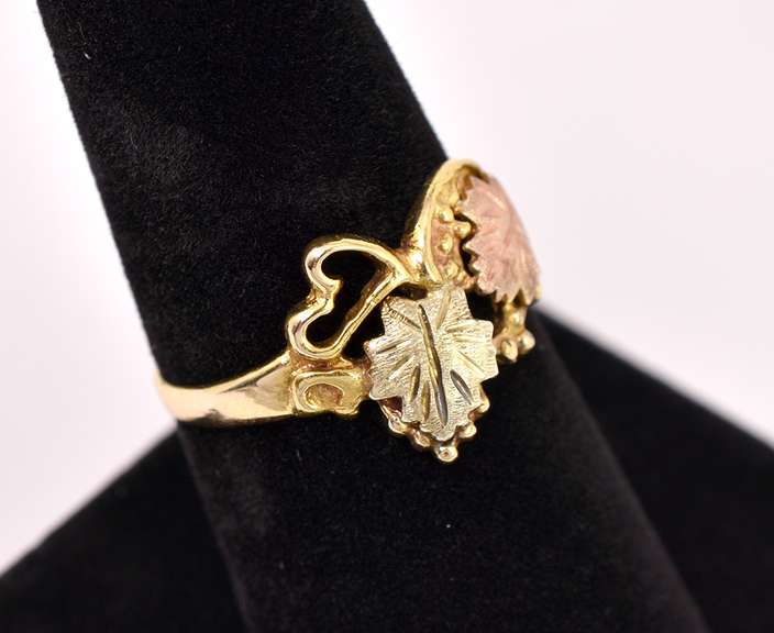 Gorgeous Grape Vine Ring in Two-Tone Gold