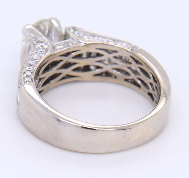 Majestic White Gold Round Brilliant Cut Diamond Engagement Ring