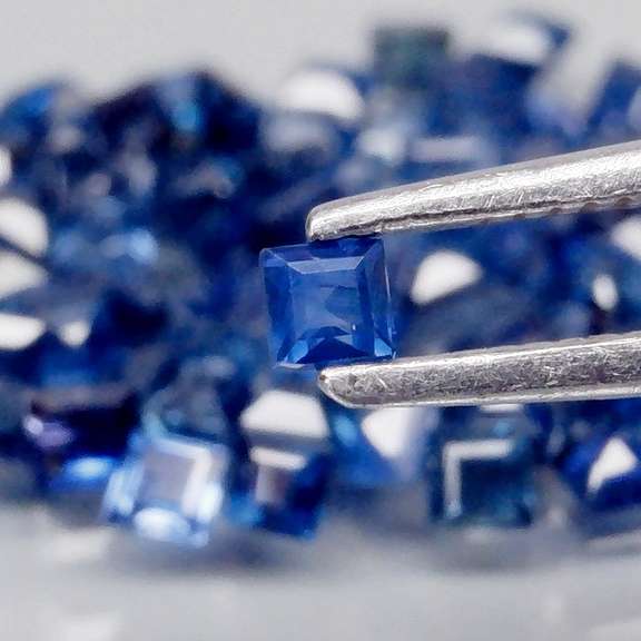 Heated only! 3.22ct Royal blue Sapphire set from Madagascar