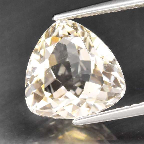 Untreated! VS! 4.77ct Champagne Topaz