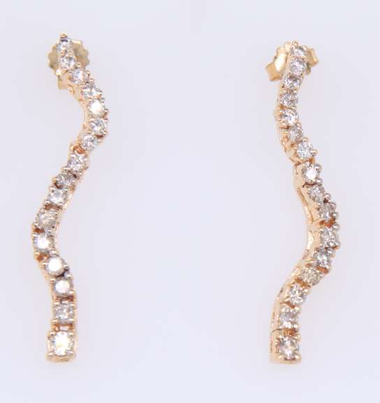 Brilliant Yellow Gold Diamond Dangle Earrings