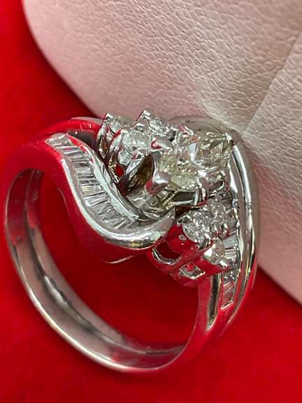 CERTIFIED 14K WHITE GOLD AND DIAMOND RING