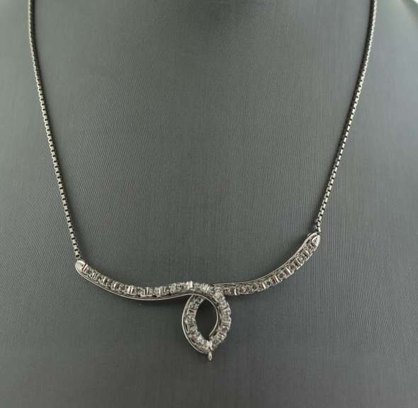 Enchanting Diamond Loop 18k White Gold Lady's Necklace