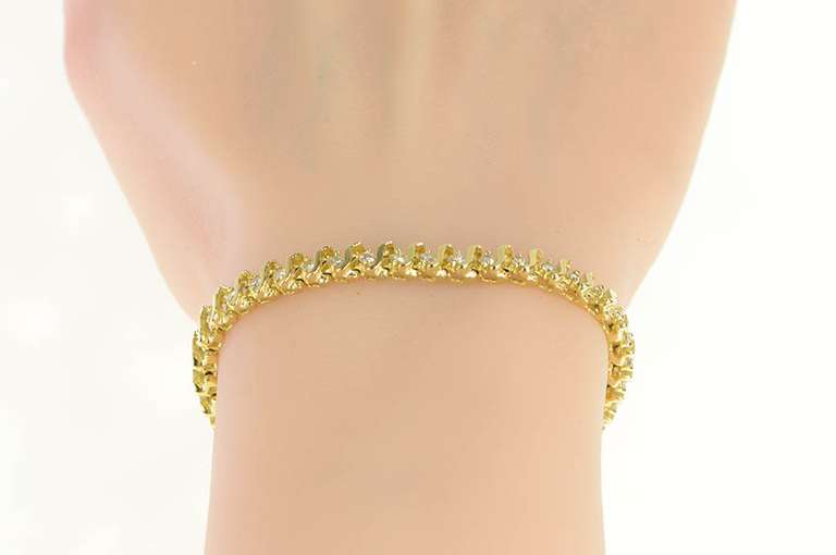14K Yellow Gold 0.50 Ctw Classic Wavy Link Diamond Tennis Bracelet