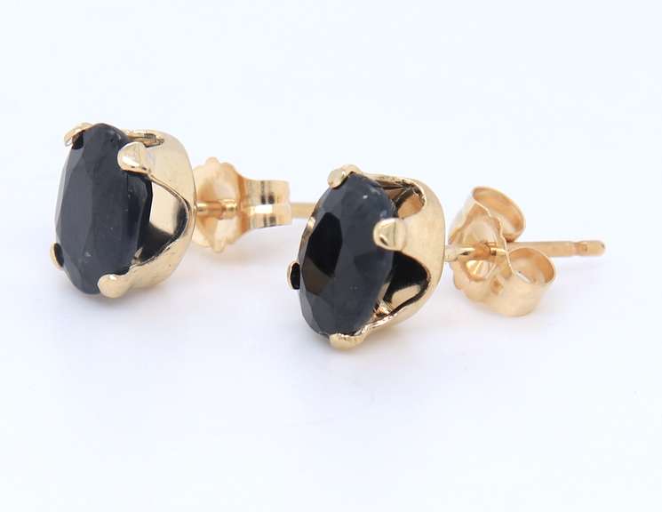 Nice Yellow Gold Oval Blue Sapphire Stud Earrings