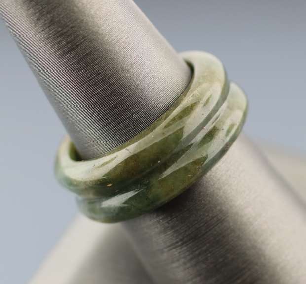 Rich! Stunning all natural 30.30ct Jadite Jade ring