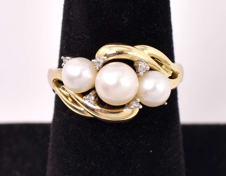 Wonderful Three Pearl and Diamond Ring in Yellow Gold