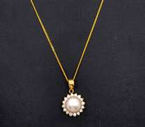 Vintage 14kt Yellow Gold Chain Necklace With Cultured Pearl and Diamond Accents