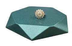 Flower ring with diamonds in Rose gold