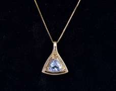 Wonderful Aquamarine Pendant Necklace in 14K yellow Gold