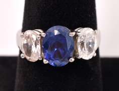 Lovely Blue Sapphire Ring in 14K Yellow Gold