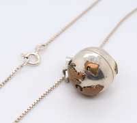 Vintage 925 Sterling Silver World Globe Pendant on Italian Box Chain Necklace
