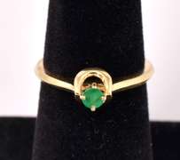 Delightful Emerald Ring in 14K Yellow Gold