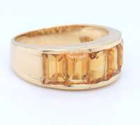Dreamy Yellow Gold Baguette Cut Citrine Band