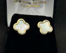FASHIONABLE FOUR-LEAF CLOVER 14K YELLOW GOLD MOTHER OF PEARL STUDS