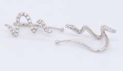 Brilliant 18kt White Gold Diamond Zig Zag Earrings