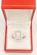 Gorgeous 18kt Solid White Gold & Diamond Ring